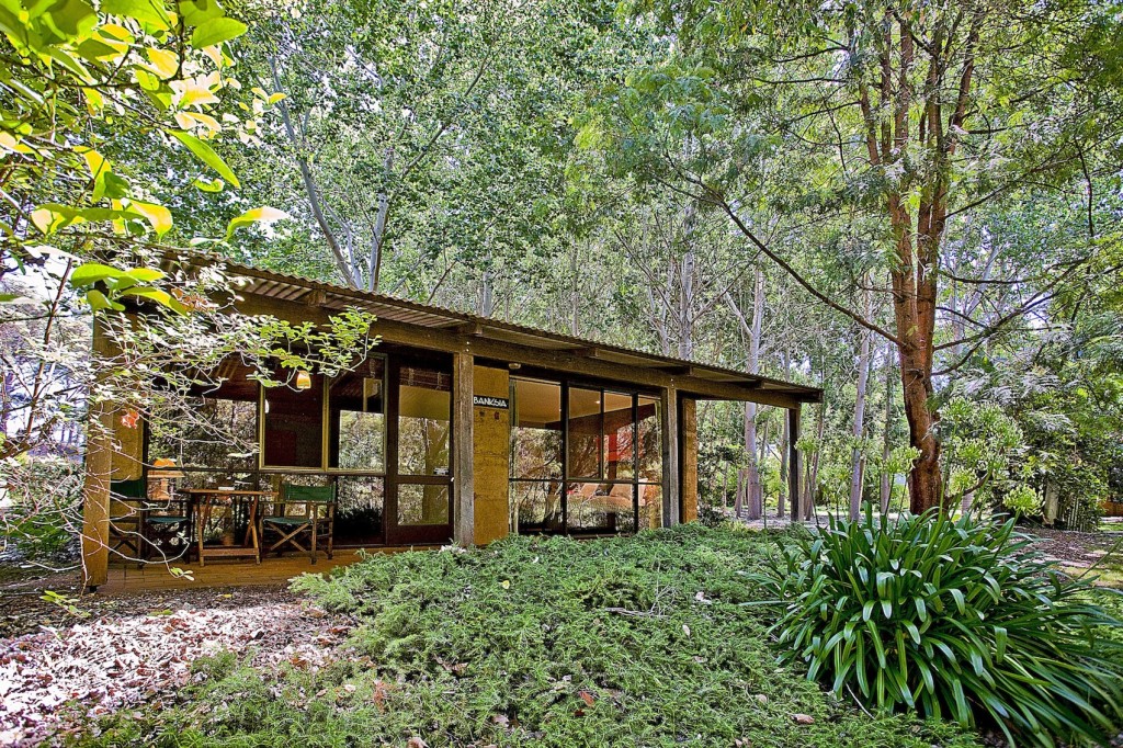 1bForestEdgeexterior